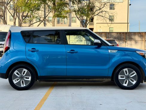 Used 2018 Kia Soul EV FWD image 6