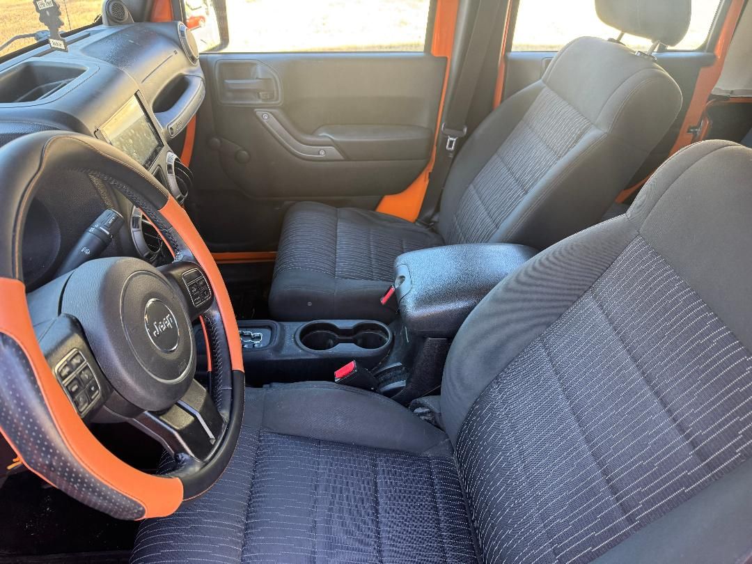 Used 2012 Jeep Wrangler Unlimited Sport w/ Connectivity Group AWD/4WD image 13