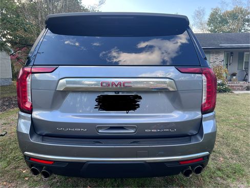 Used 2022 GMC Yukon XL Denali image 5