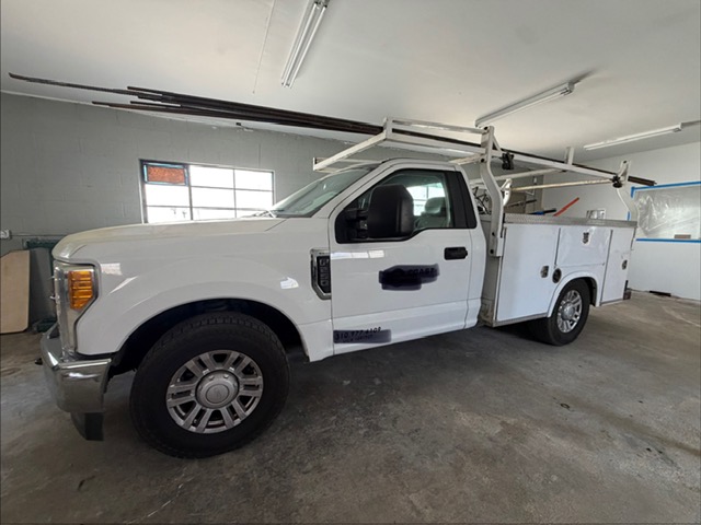 Used 2017 Ford F250 XL RWD image 1