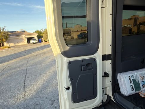 Used 2024 INEOS Grenadier image 2