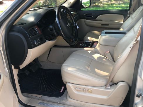 Used 2007 Chevrolet Avalanche LTZ w/ LTZ Preferred Equipment Group image 13