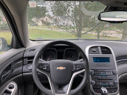 Used 2016 Chevrolet Malibu LS image 10