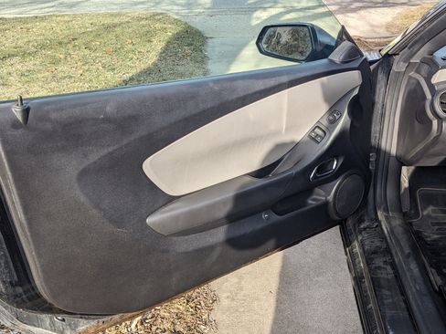 Used 2011 Chevrolet Camaro LS w/ Bluetooth Package image 12