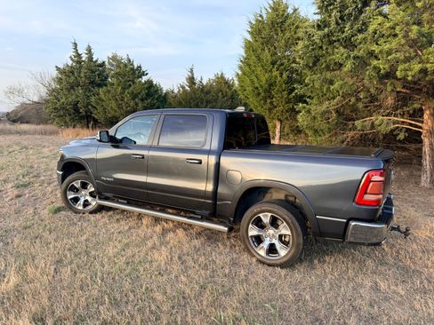 Used 2019 RAM 1500 Laramie image 2