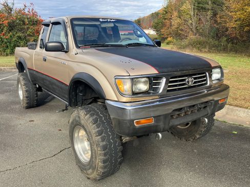 Used 1996 Toyota Tacoma 4x4 Xtracab image 4