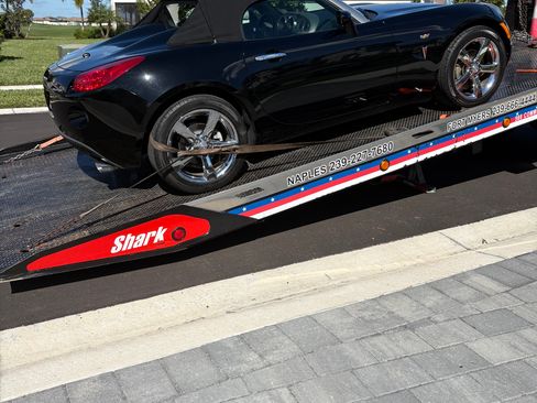Used 2006 Pontiac Solstice Convertible w/ Premium Package image 11