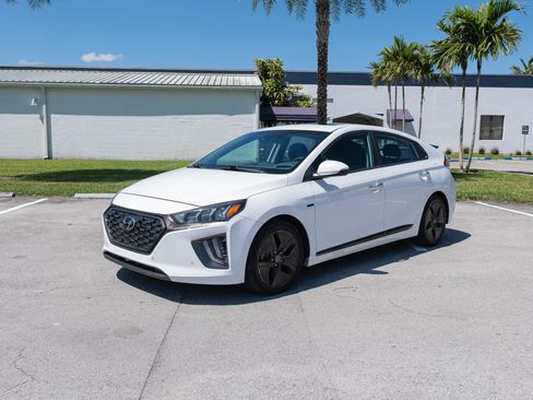 Used 2020 Hyundai Ioniq Limited image 5