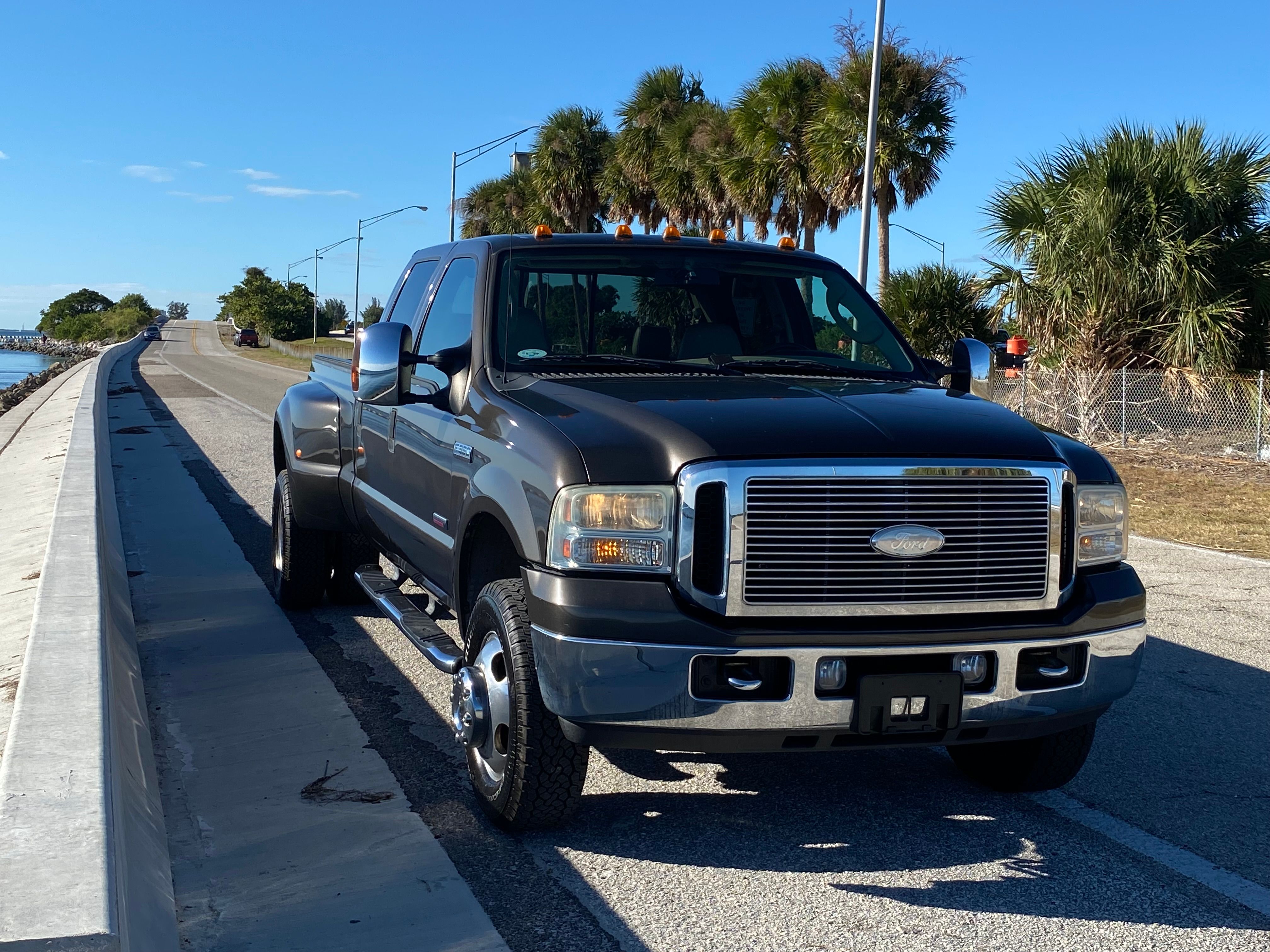 Used 2007 Ford F350 Lariat AWD/4WD image 5