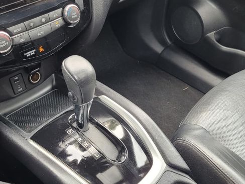 Used 2015 Nissan Rogue SL w/ SL Premium Package image 9