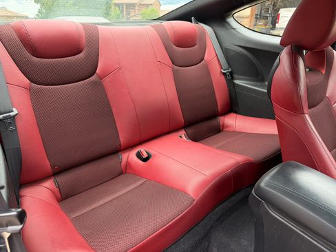 Used 2013 Hyundai Genesis 3.8 image 16