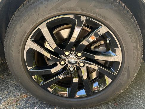 Used 2020 Land Rover Discovery HSE Luxury image 19