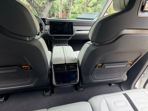 Used 2025 Rivian R1S Adventure AWD/4WD image 5