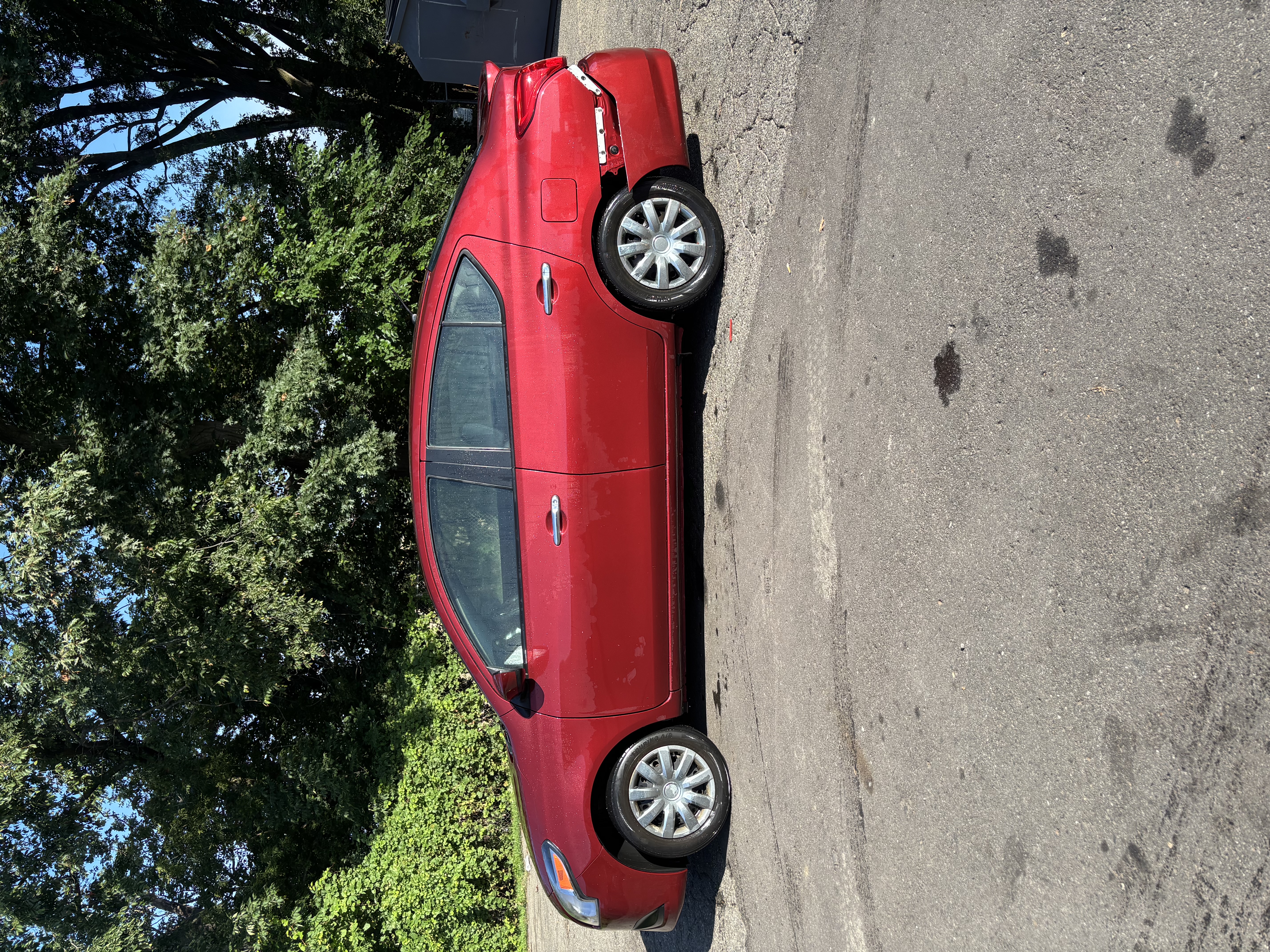 Used 2018 Nissan Versa SV FWD image 4