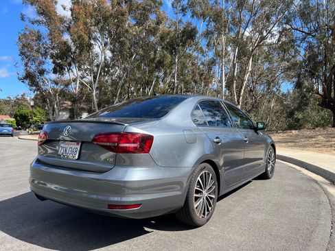 Used 2016 Volkswagen Jetta Sport FWD image 8