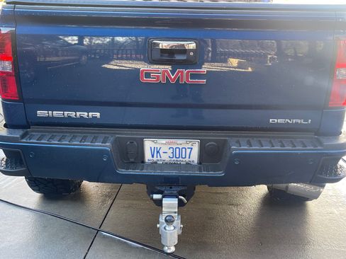 Used 2015 GMC Sierra 2500 Denali w/ Duramax Plus Package image 10