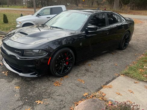 Used 2016 Dodge Charger SRT Hellcat w/ Harman/Kardon Audio Group image 1