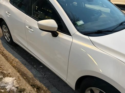 Used 2018 MAZDA MAZDA3 Sport image 11