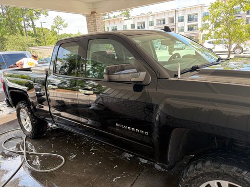 Used 2017 Chevrolet Silverado 1500 LT w/ All Star Edition AWD/4WD image 2