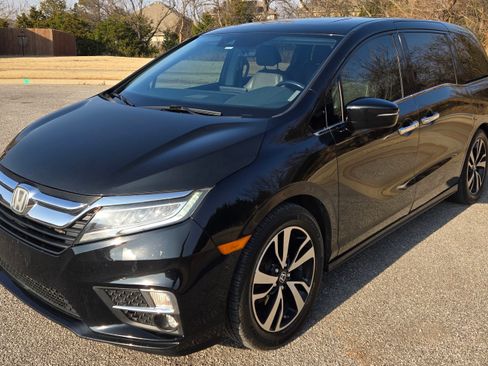 Used 2019 Honda Odyssey Elite image 1