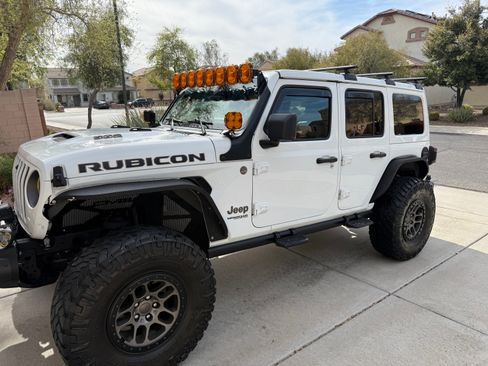 Used 2022 Jeep Wrangler Unlimited Rubicon w/ Xtreme Recon 35" Tire Package image 2