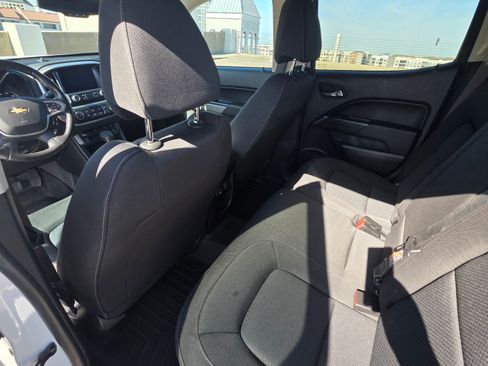 Used 2022 Chevrolet Colorado LT w/ LT Convenience Package image 17