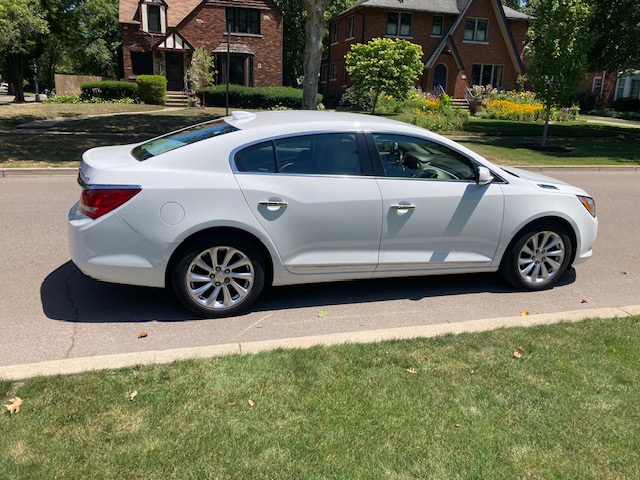 Used 2016 Buick LaCrosse Leather w/ Experience Buick Package FWD image 1