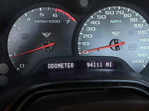 Used 2000 Chevrolet Corvette Convertible w/ Performance Handling Pkg image 14