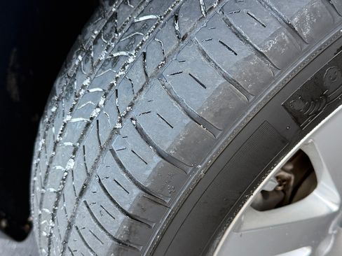 Used 2012 Chrysler Town & Country Touring-L w/ Driver Convenience Group image 29