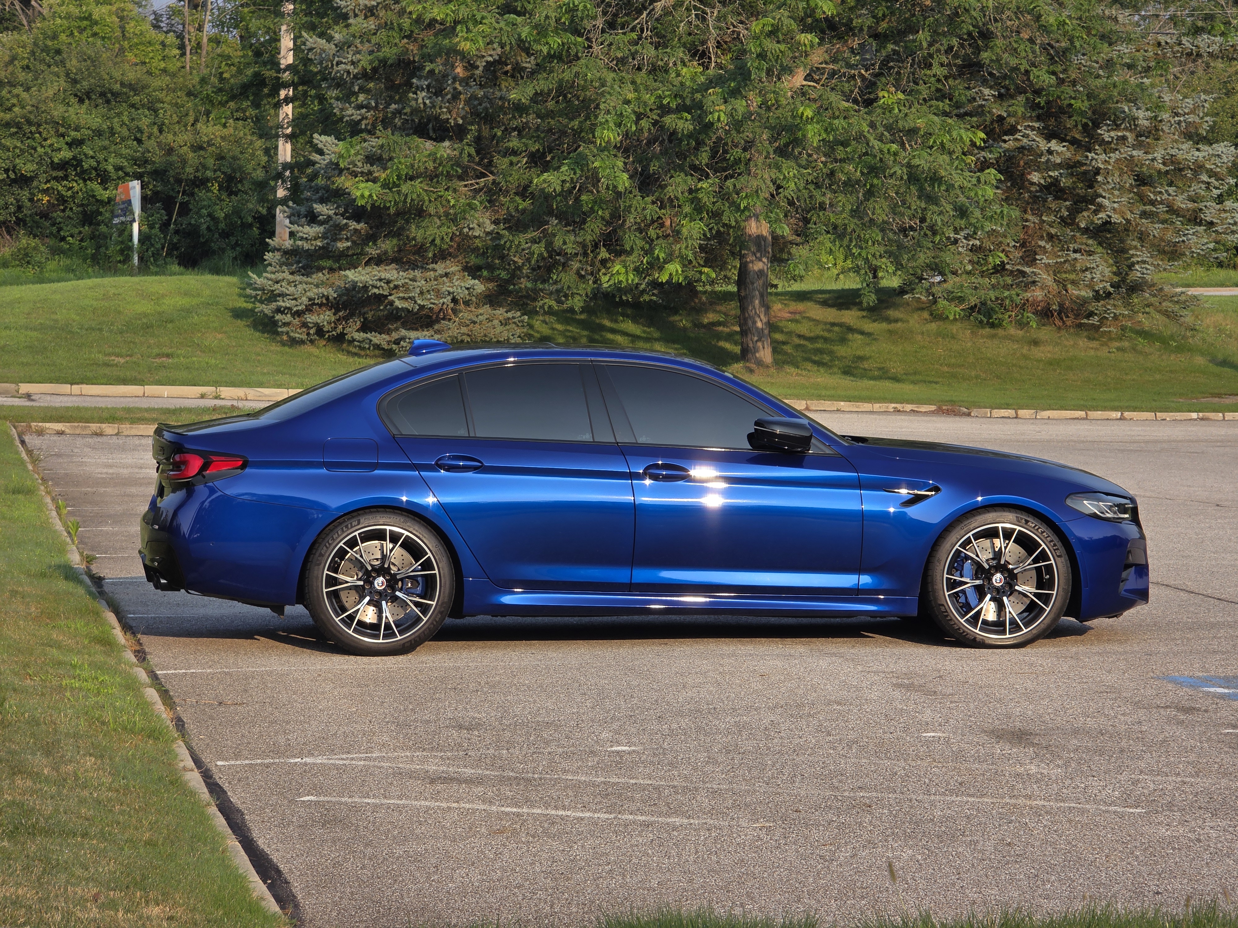 Used 2023 BMW M5 w/ Competition Package AWD/4WD image 2