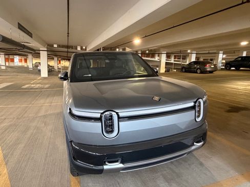 Used 2027 Rivian R2 Performance Dual AWD/4WD image 2