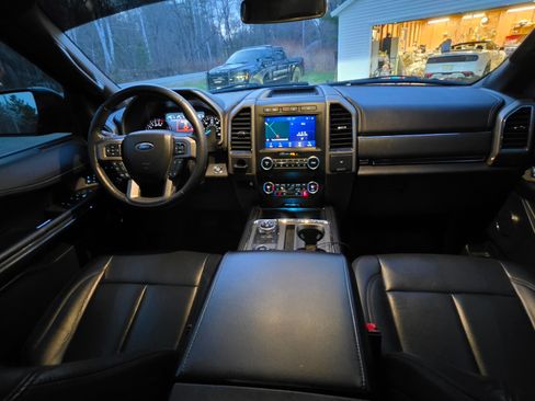 Used 2021 Ford Expedition Max XLT AWD/4WD image 12