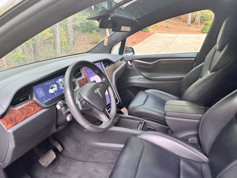 Used 2019 Tesla Model X Long Range image 4