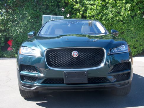 Used 2017 Jaguar F-PACE Prestige image 8