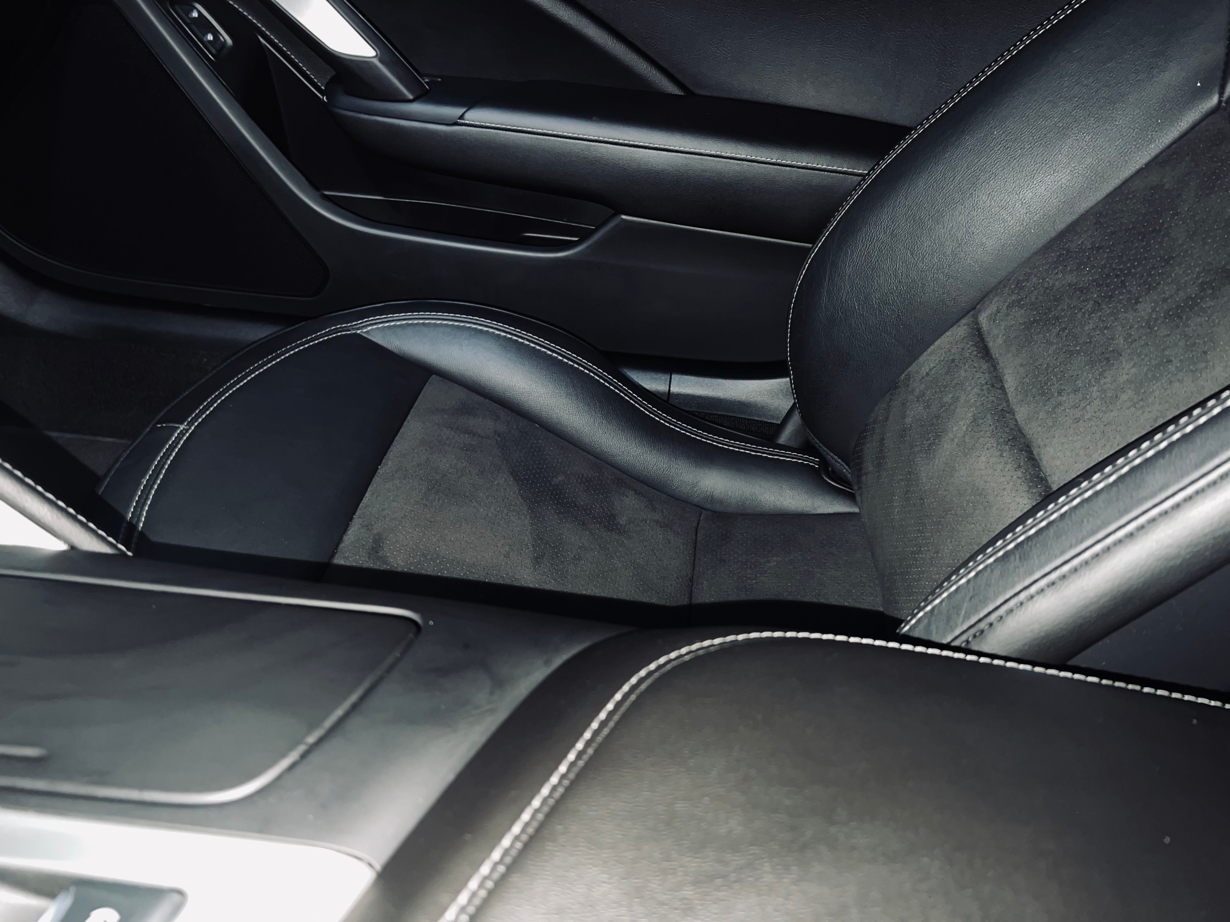 Used 2018 Chevrolet Corvette Grand Sport RWD image 11