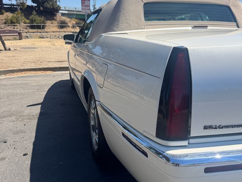 Used 2002 Cadillac Eldorado ESC w/ Preffered Equipment Group image 2