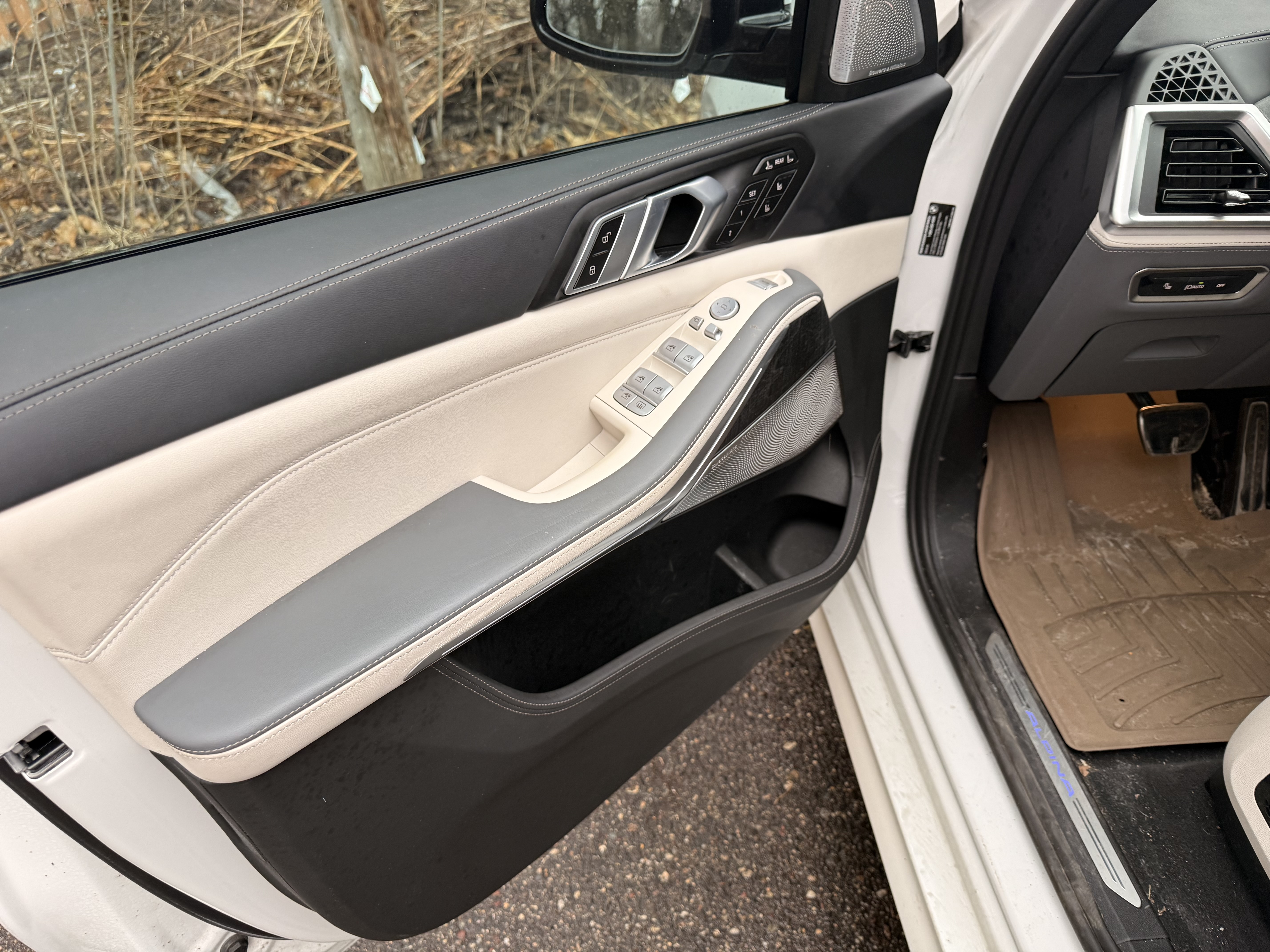 Used 2025 BMW ALPINA XB7 AWD/4WD image 11