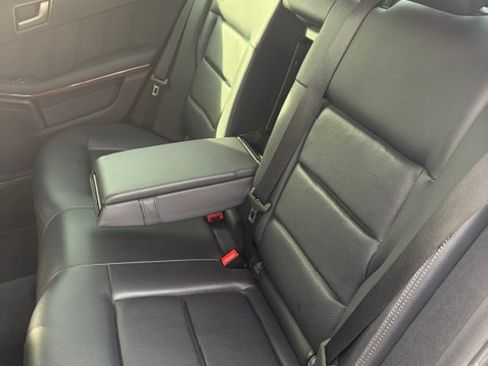 Used 2013 Mercedes-Benz E 350 4MATIC Sedan image 8