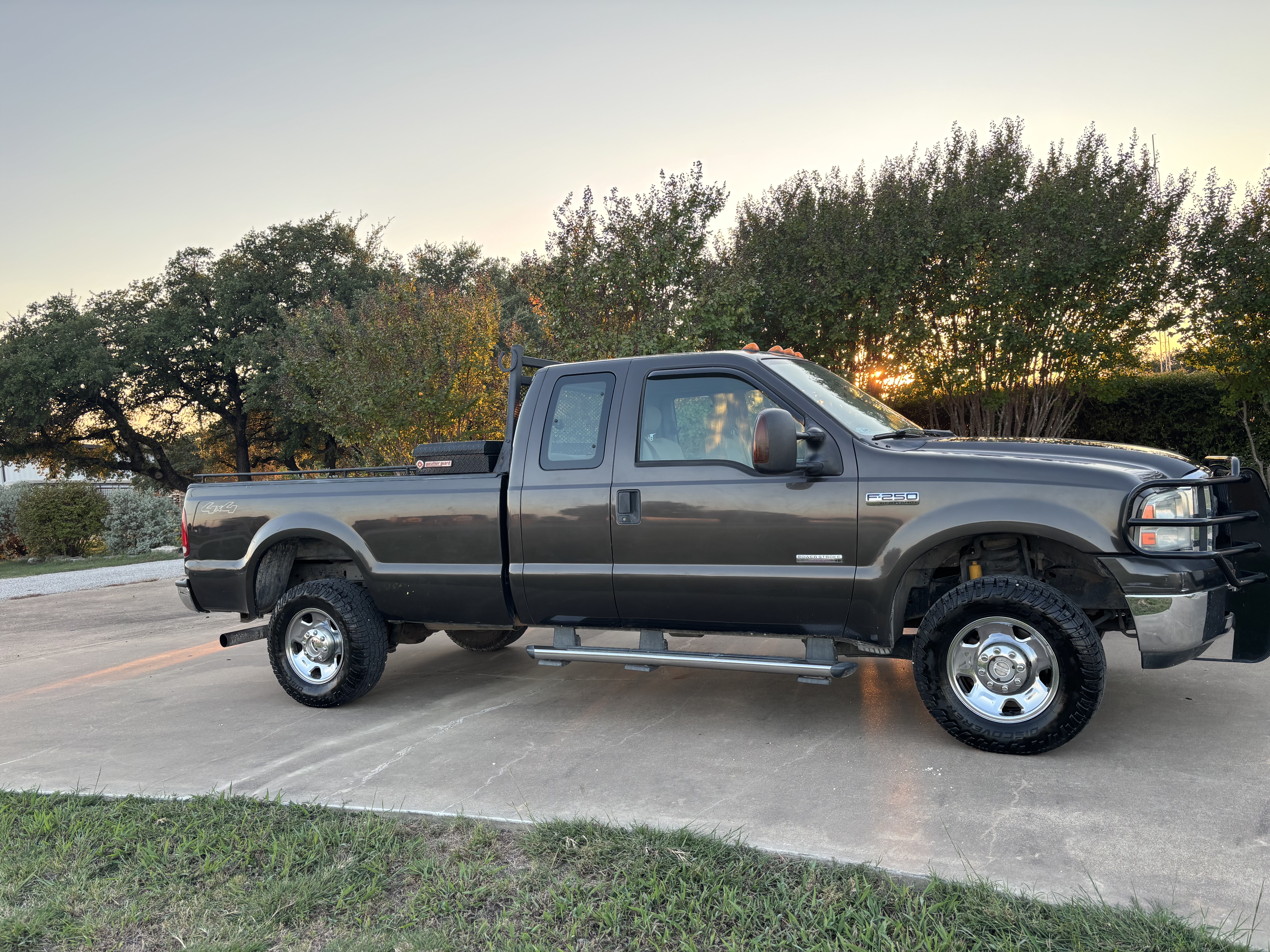 Used 2006 Ford F250 XL AWD/4WD image 10
