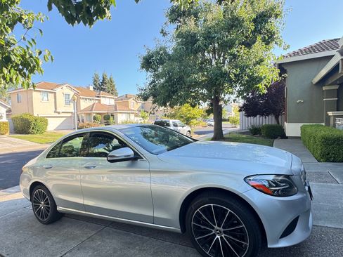 Used 2020 Mercedes-Benz C 300 4MATIC Sedan image 4