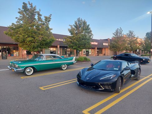 Used 2023 Chevrolet Corvette Stingray Coupe w/ Z51 Performance Package image 9