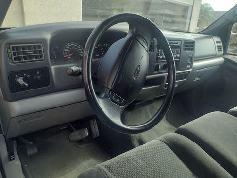 Used 2002 Ford F250 2WD Crew Cab Super Duty image 4