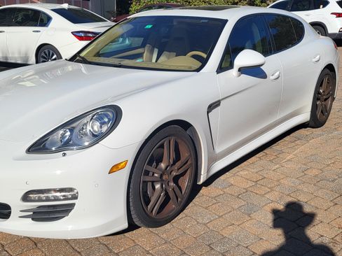 Used 2013 Porsche Panamera 4 image 1