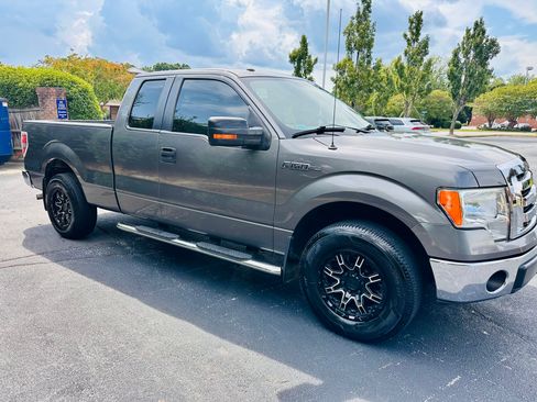Used 2011 Ford F150 XLT w/ XLT Convenience Pkg RWD image 4
