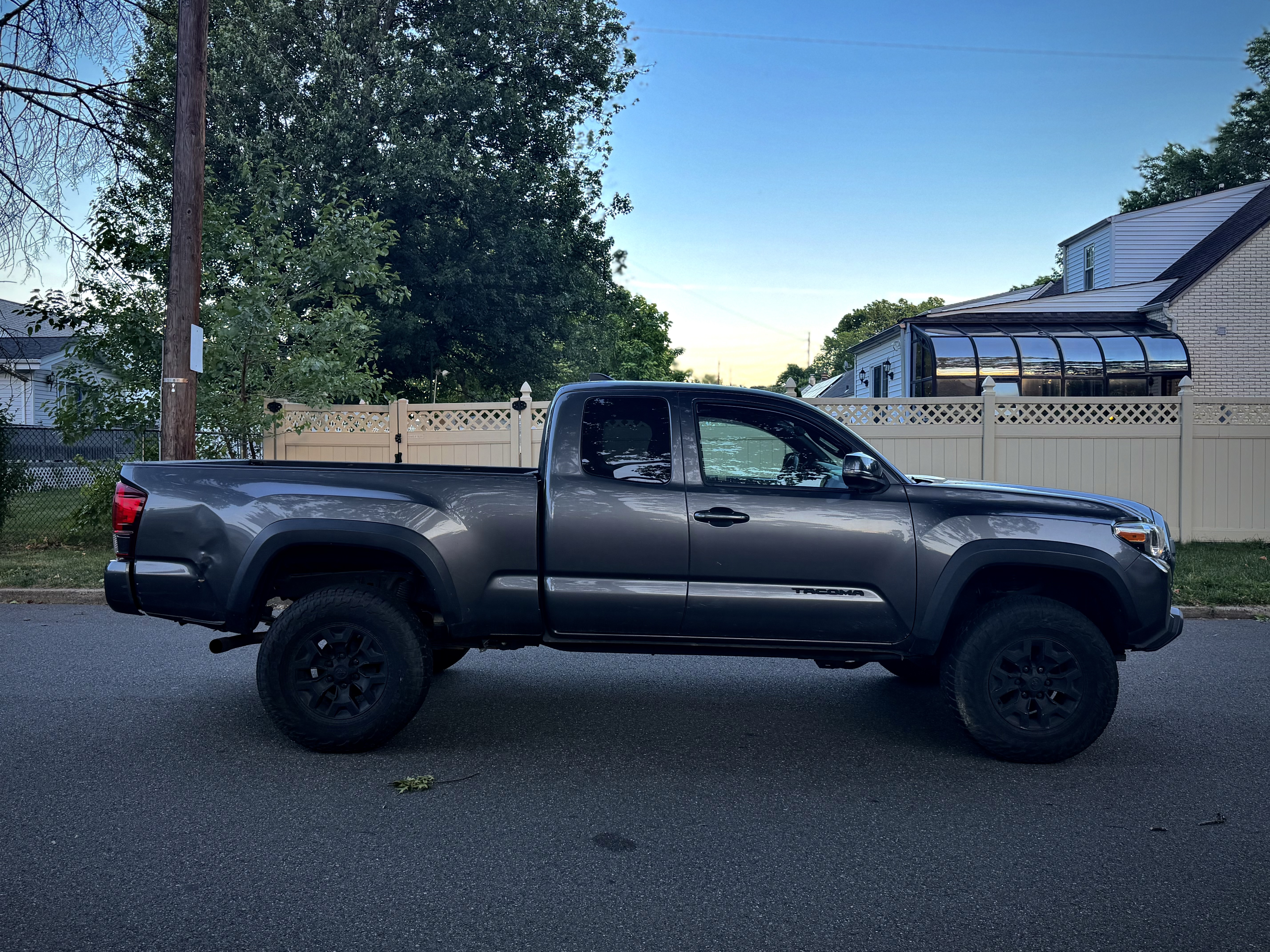 Used 2019 Toyota Tacoma TRD Off-Road AWD/4WD image 6