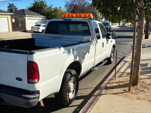 Used 2006 Ford F250 XL RWD image 9