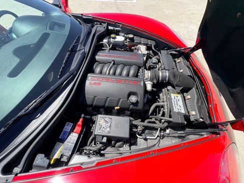 Used 2007 Chevrolet Corvette Coupe w/ Preferred Equipment Group RWD image 25