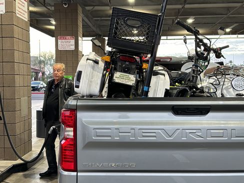 Used 2023 Chevrolet Silverado 1500 LT w/ Protection Package RWD image 6