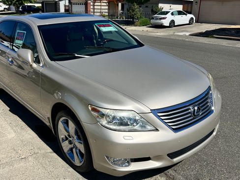 Used 2010 Lexus LS 460 L RWD image 1