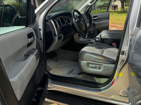 Used 2011 Toyota Sequoia Limited RWD image 8